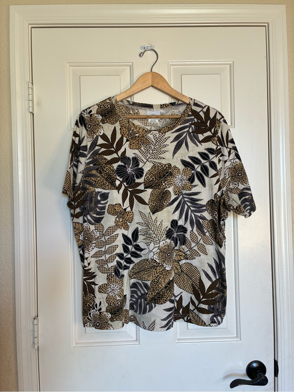 Hot Cotton Short Sleeve Floral Leaf Print Top - Beige, Black & Brown